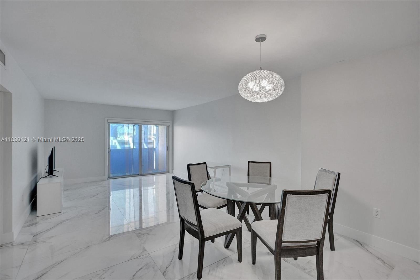 400 Kings Point Dr 616