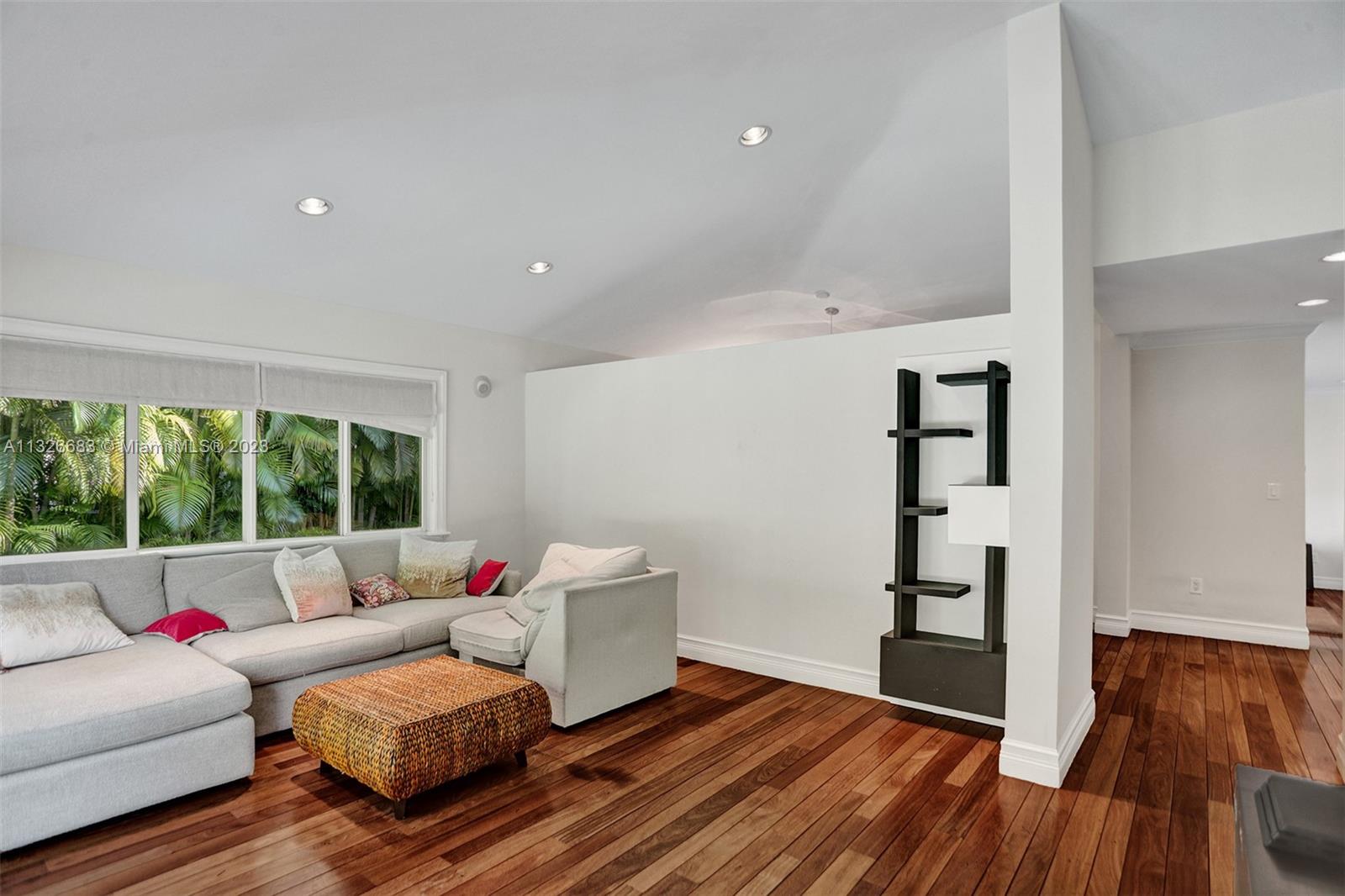 UNIVERSITY ESTATES - Residential