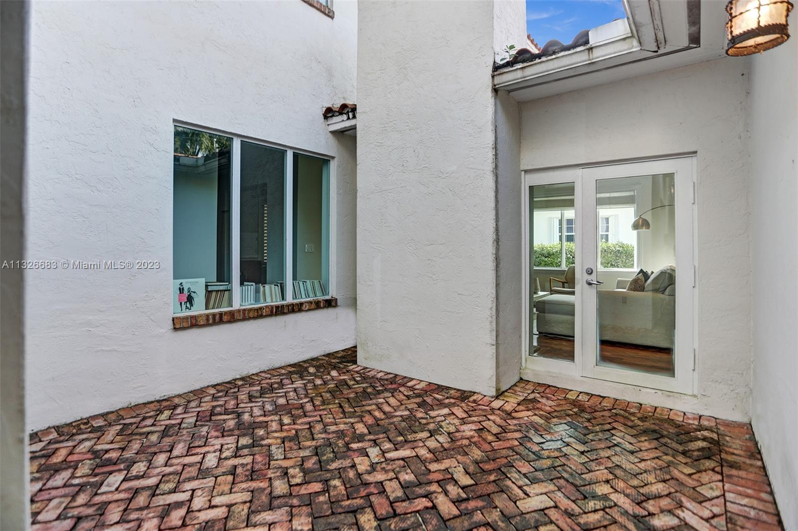 UNIVERSITY ESTATES - Residential