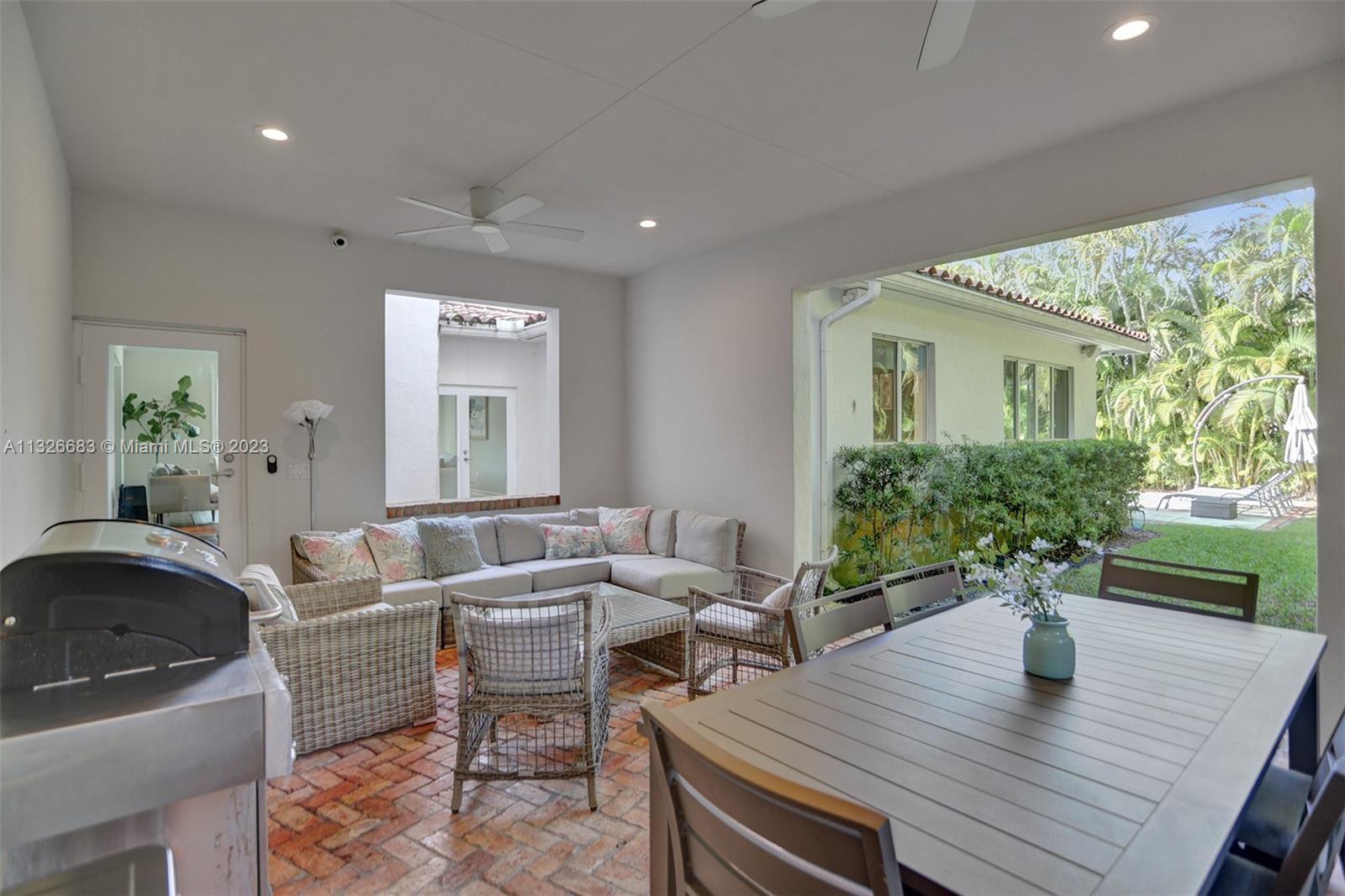 UNIVERSITY ESTATES - Residential