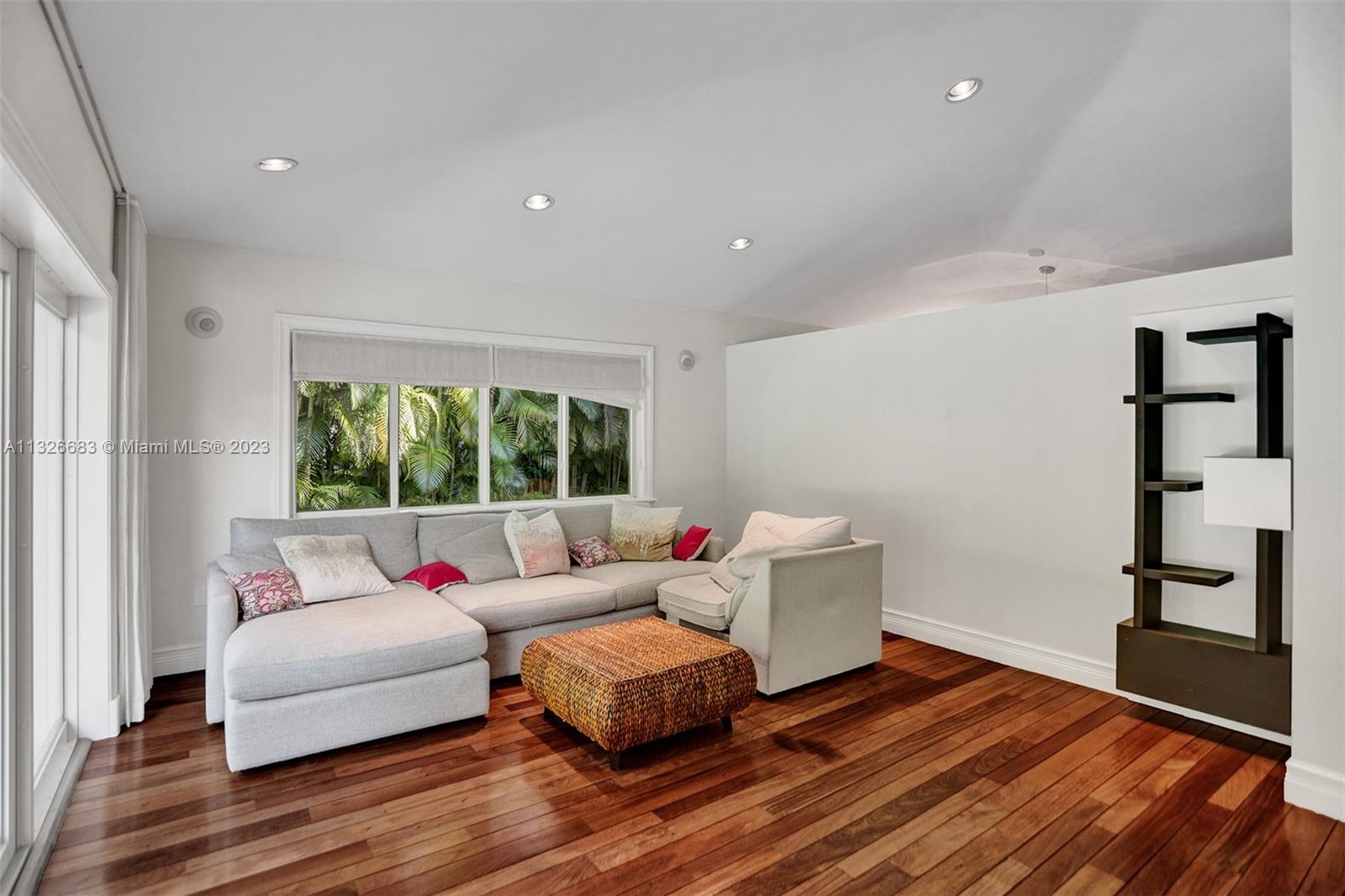 UNIVERSITY ESTATES - Residential