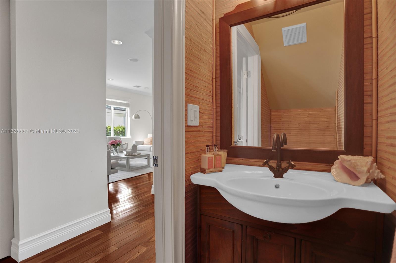 UNIVERSITY ESTATES - Residential