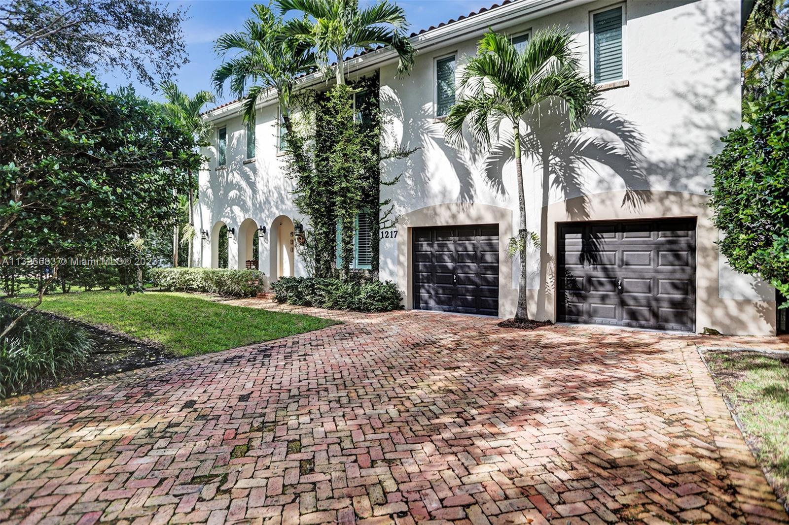 UNIVERSITY ESTATES - Residential