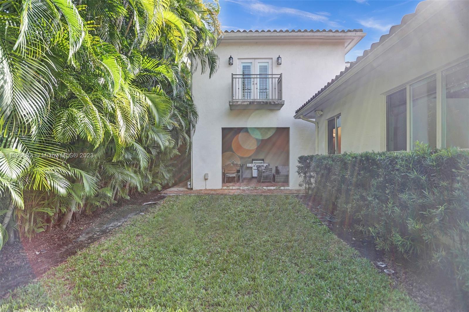 UNIVERSITY ESTATES - Residential