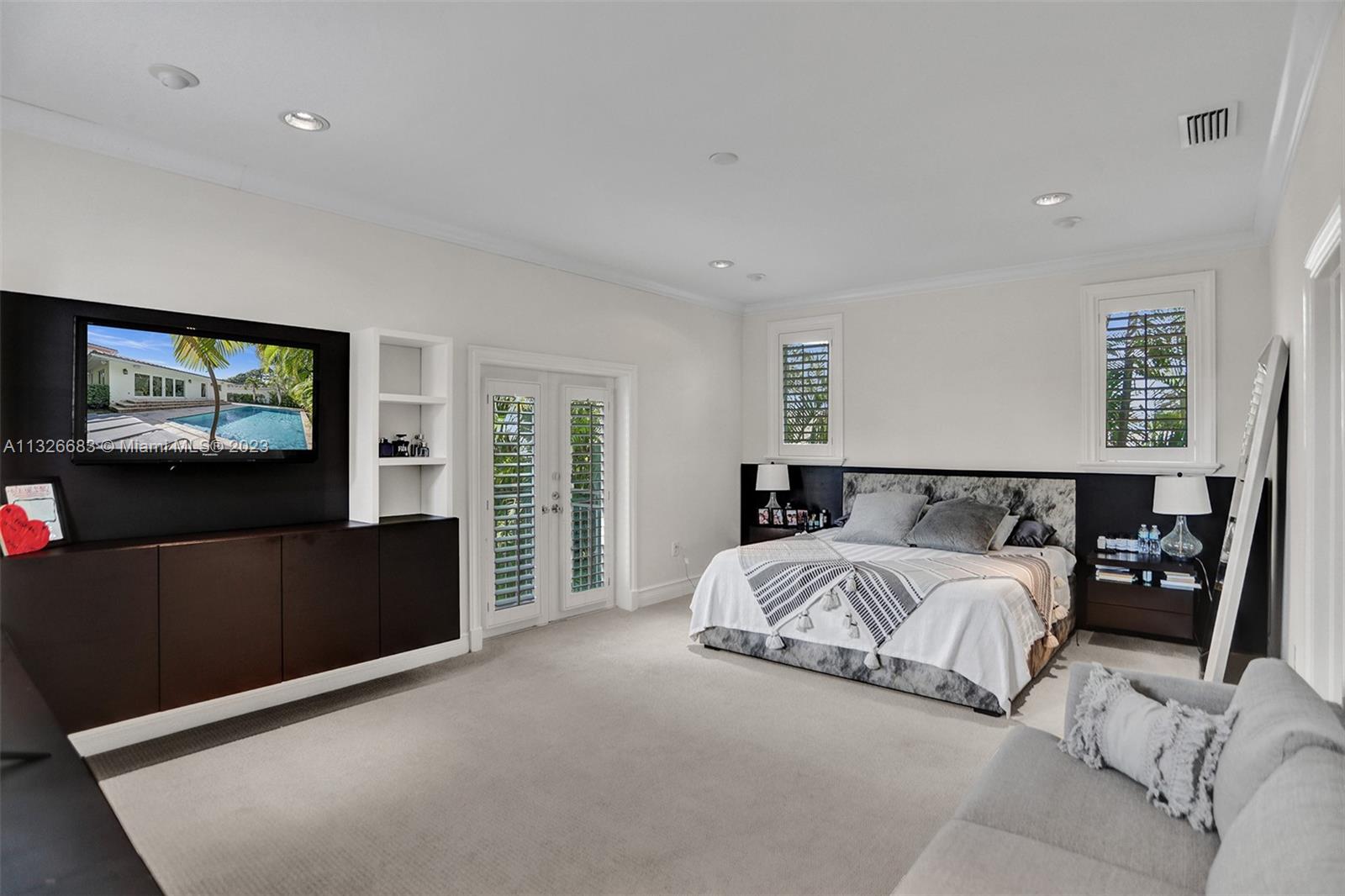 UNIVERSITY ESTATES - Residential