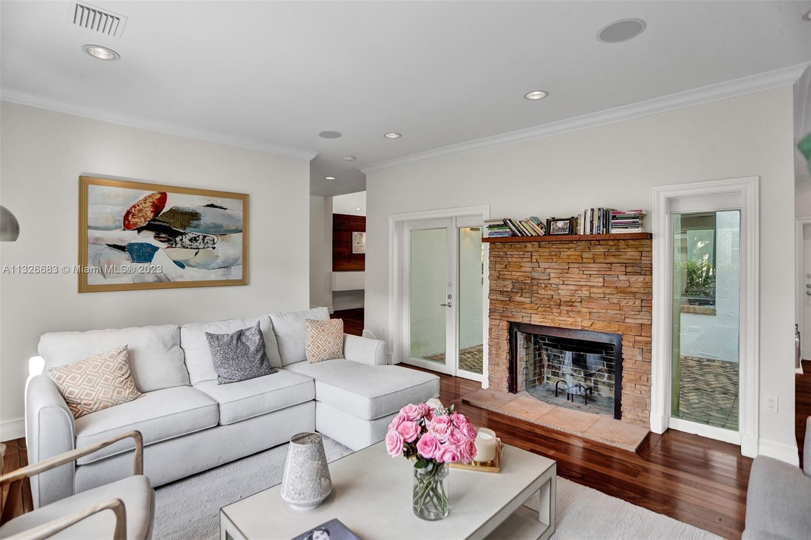 UNIVERSITY ESTATES - Residential