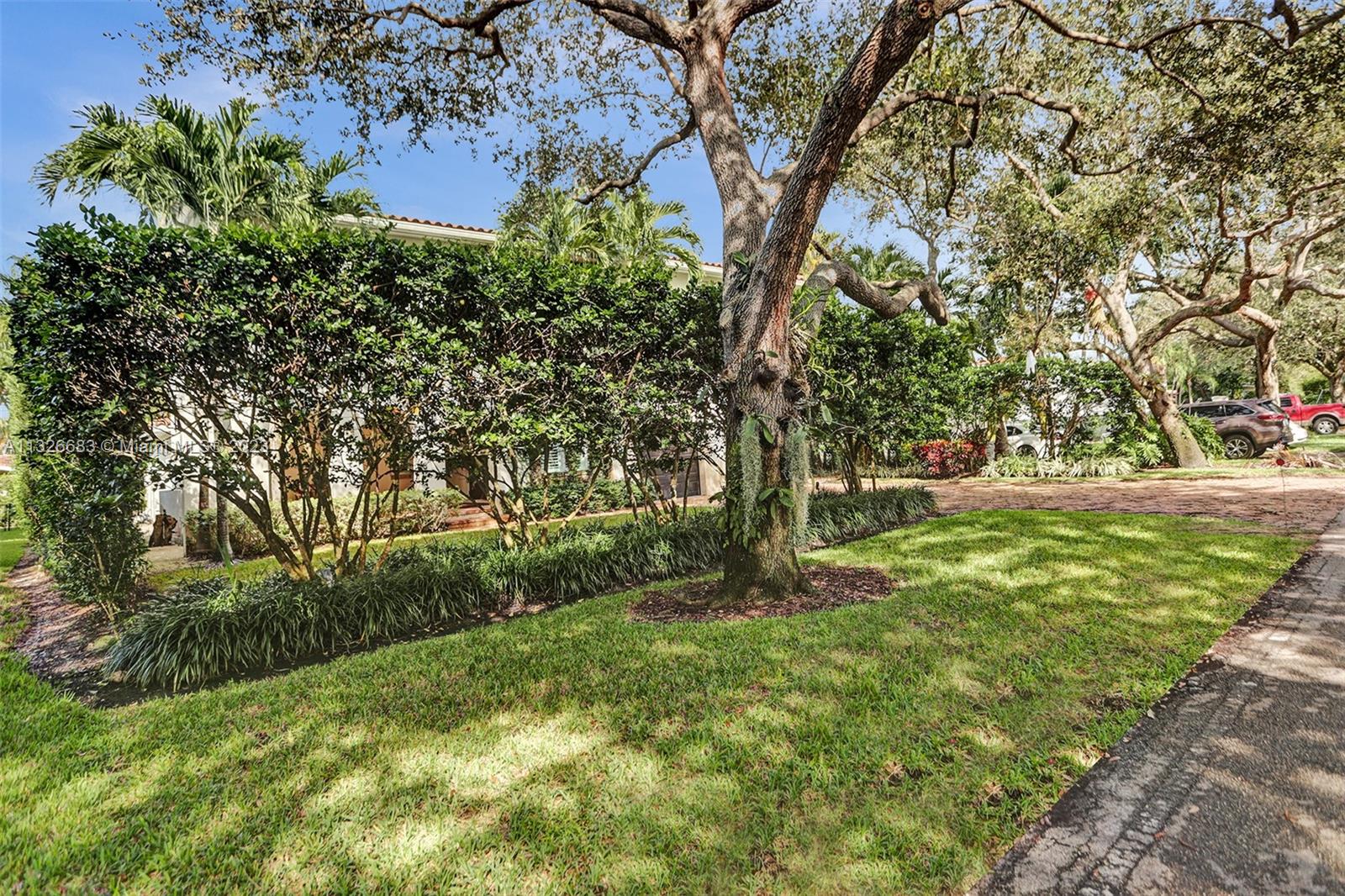 UNIVERSITY ESTATES - Residential