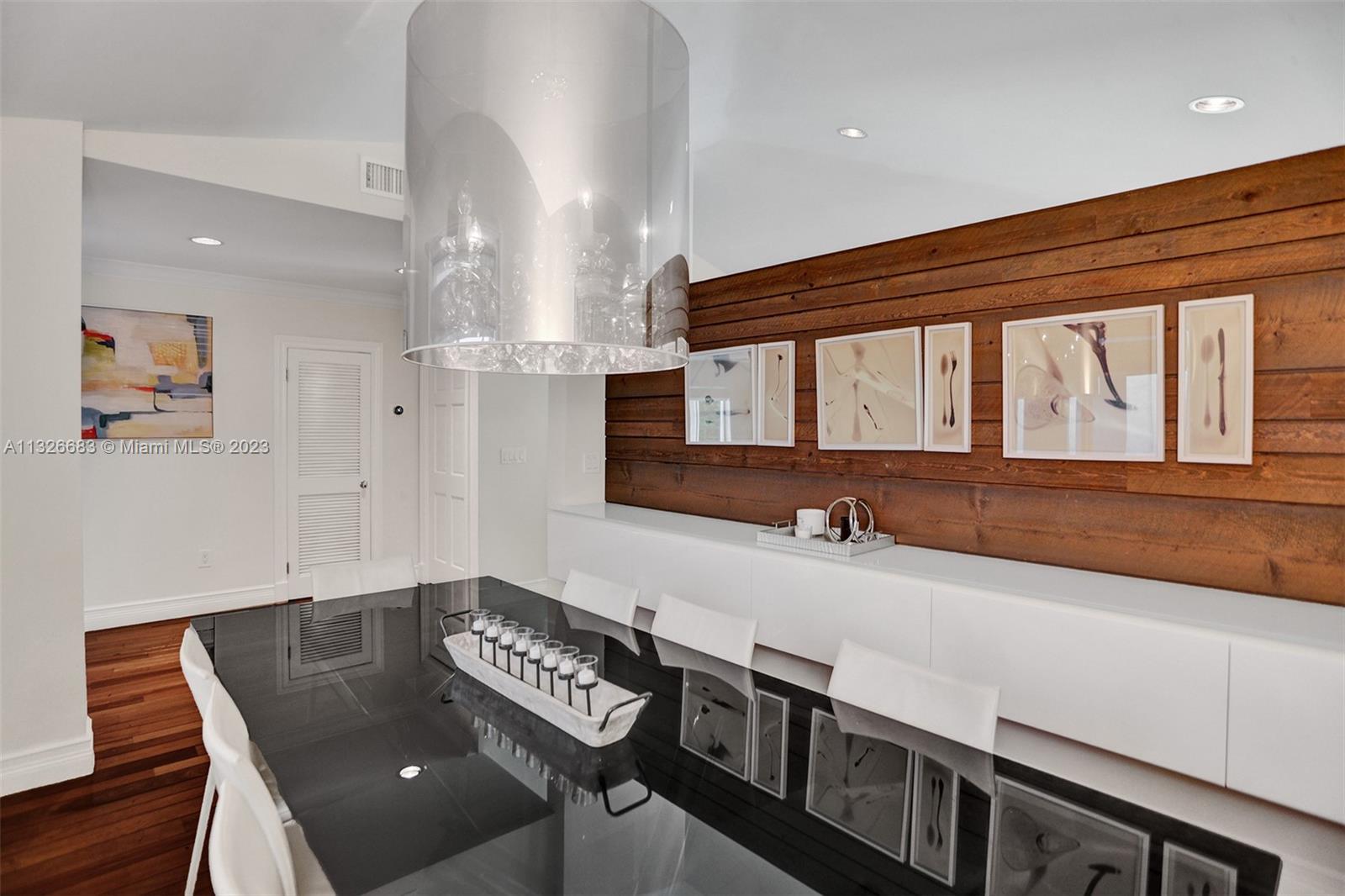 UNIVERSITY ESTATES - Residential