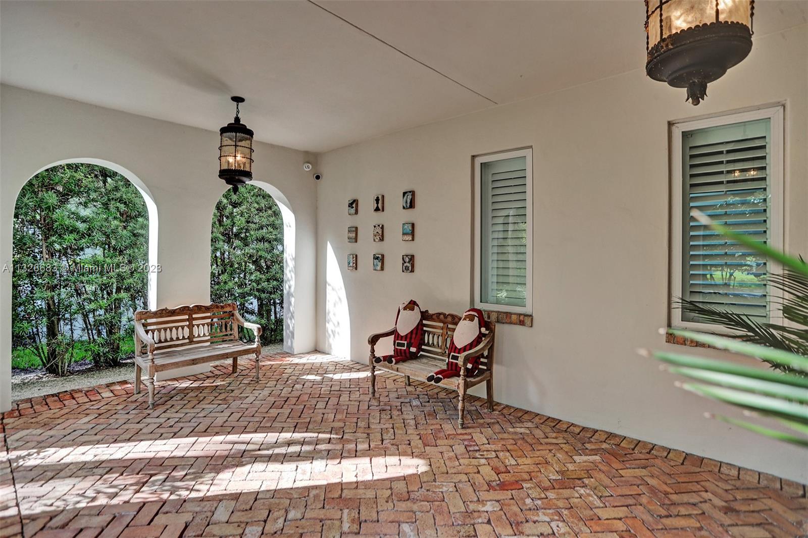 UNIVERSITY ESTATES - Residential