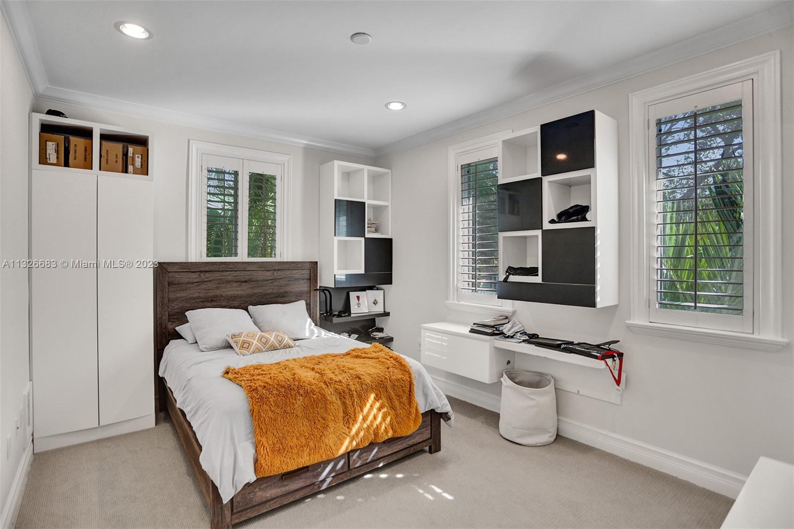 UNIVERSITY ESTATES - Residential