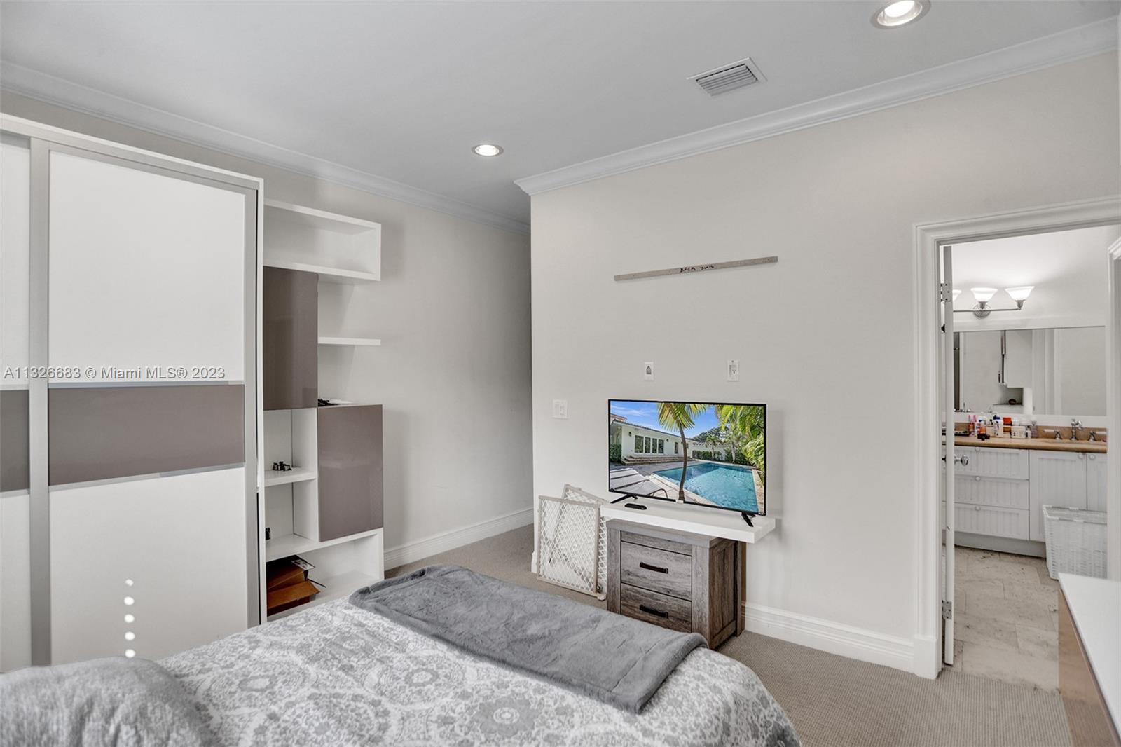 UNIVERSITY ESTATES - Residential