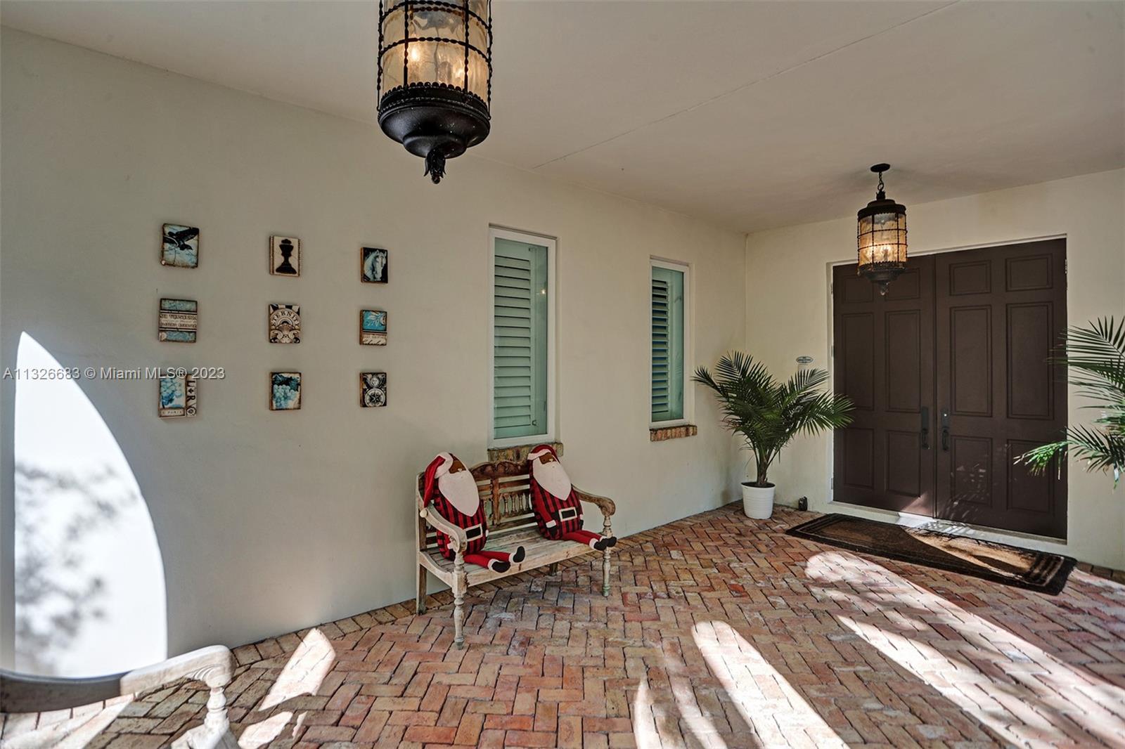 UNIVERSITY ESTATES - Residential