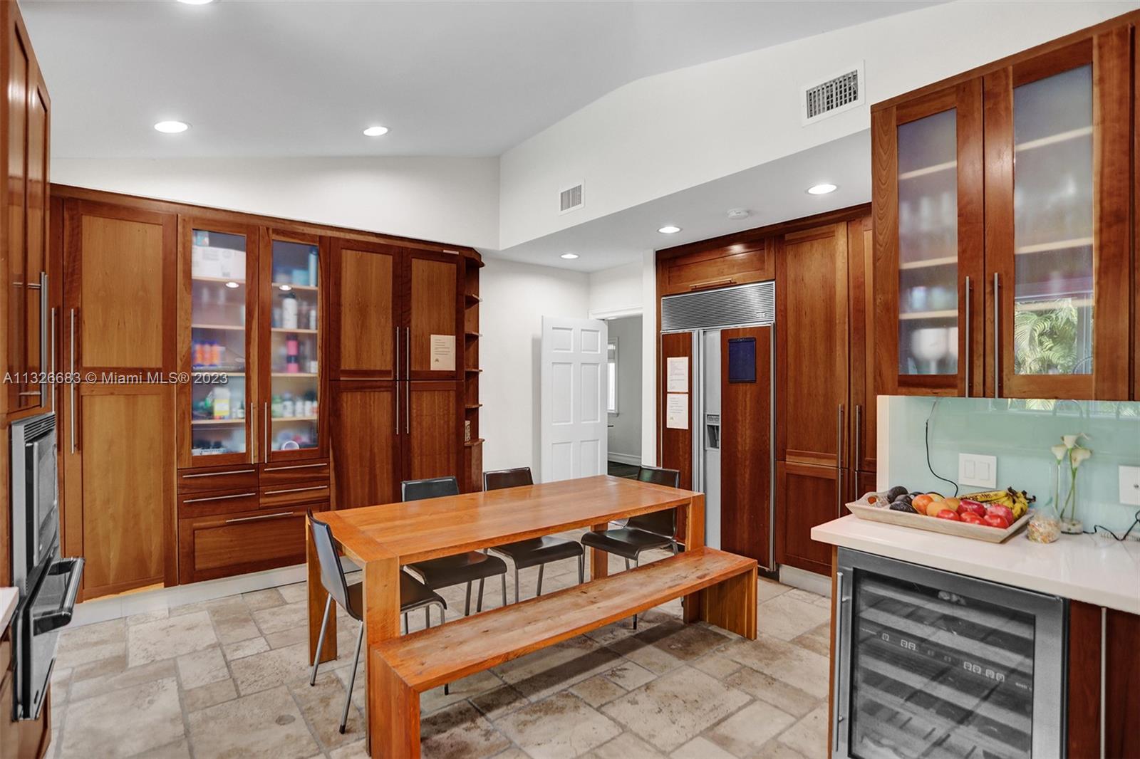 UNIVERSITY ESTATES - Residential