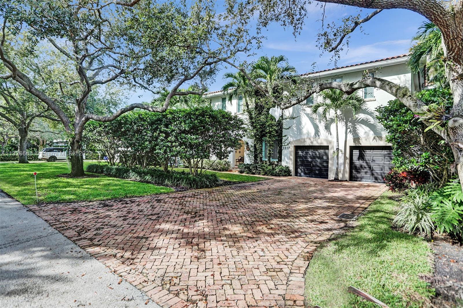 UNIVERSITY ESTATES - Residential