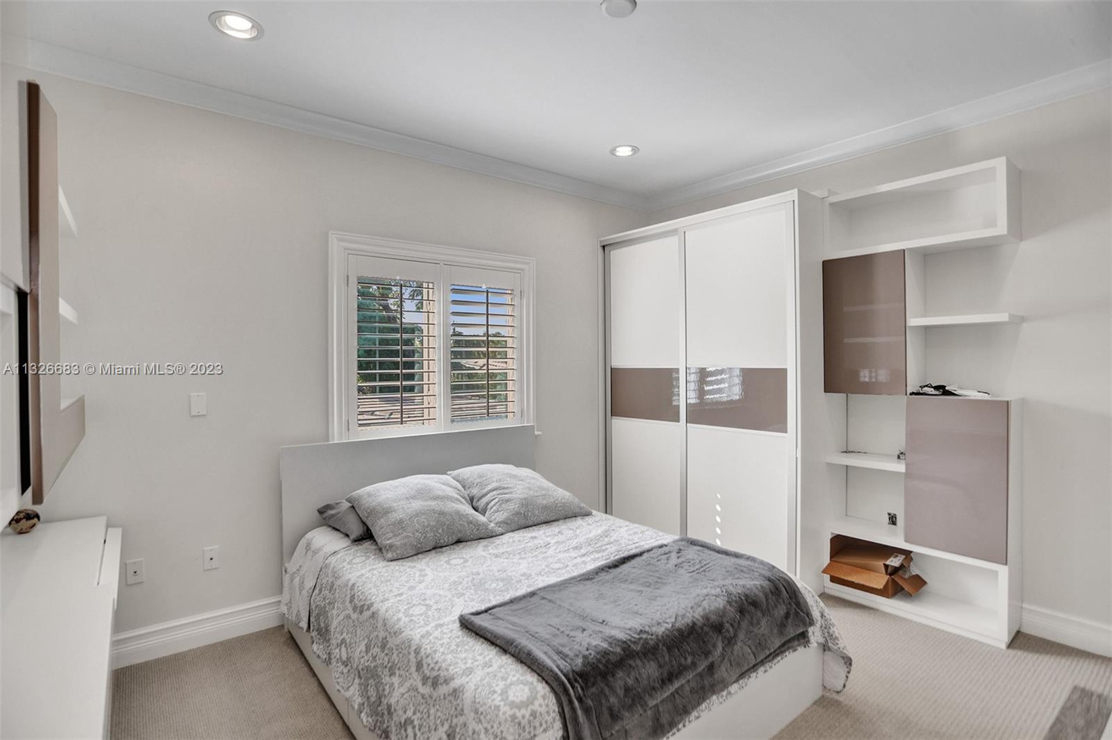 UNIVERSITY ESTATES - Residential