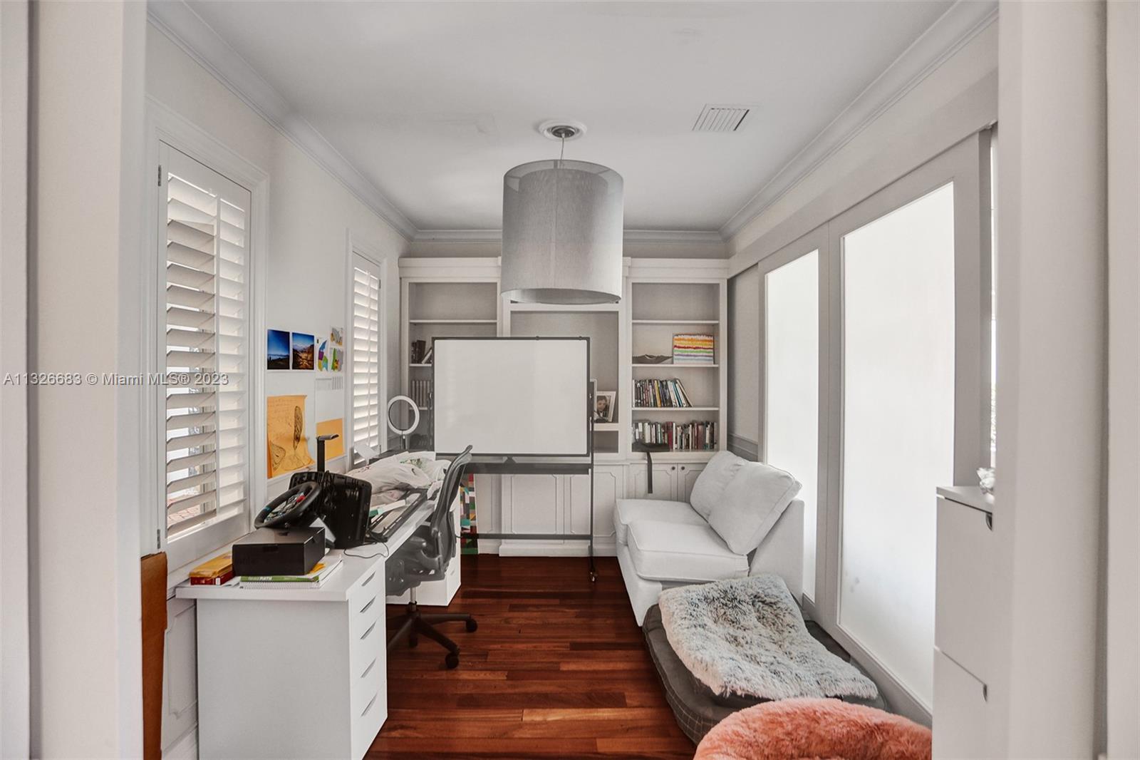 UNIVERSITY ESTATES - Residential