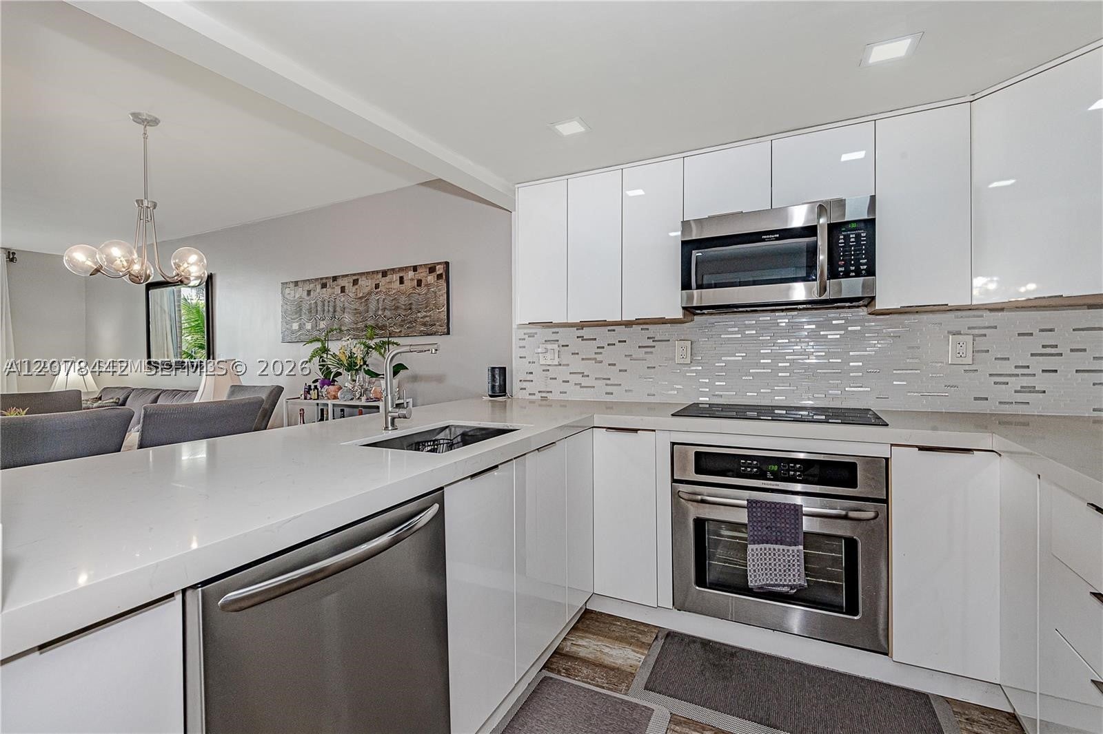 492 NW 165th St Rd