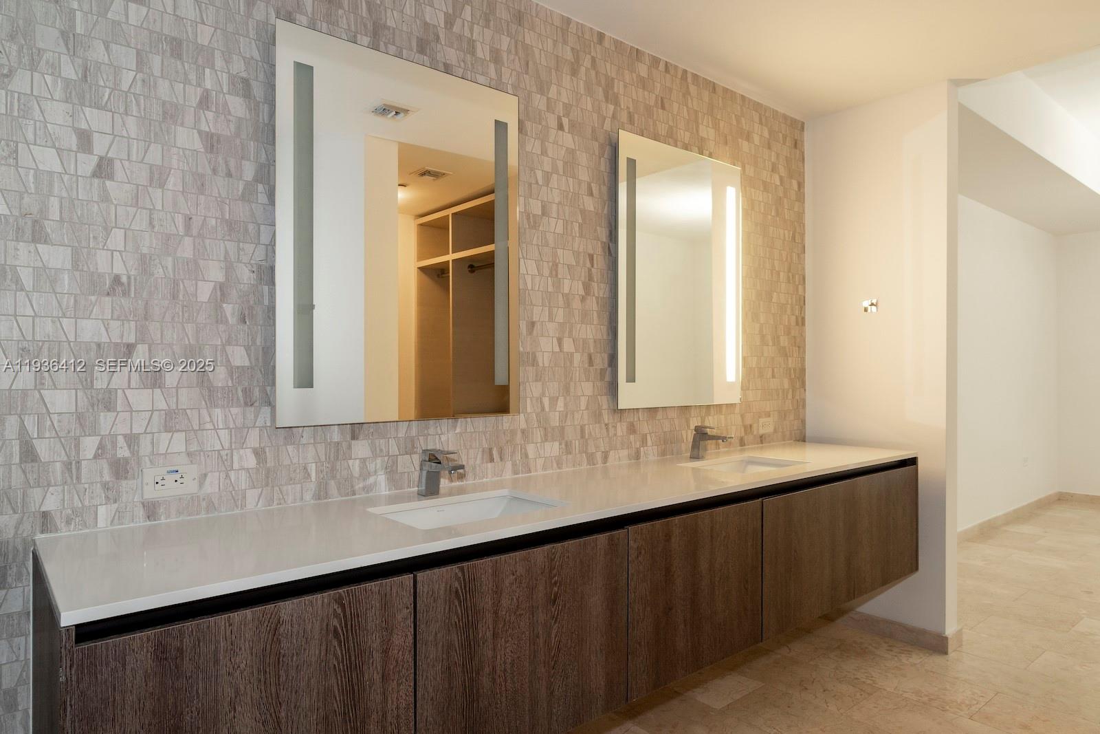 REACH CONDO - Residential