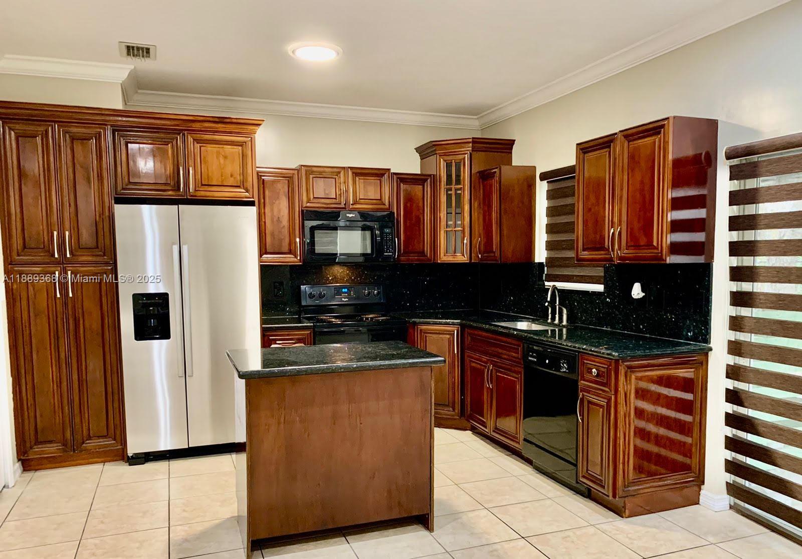 VENETIA GROVE - Residential