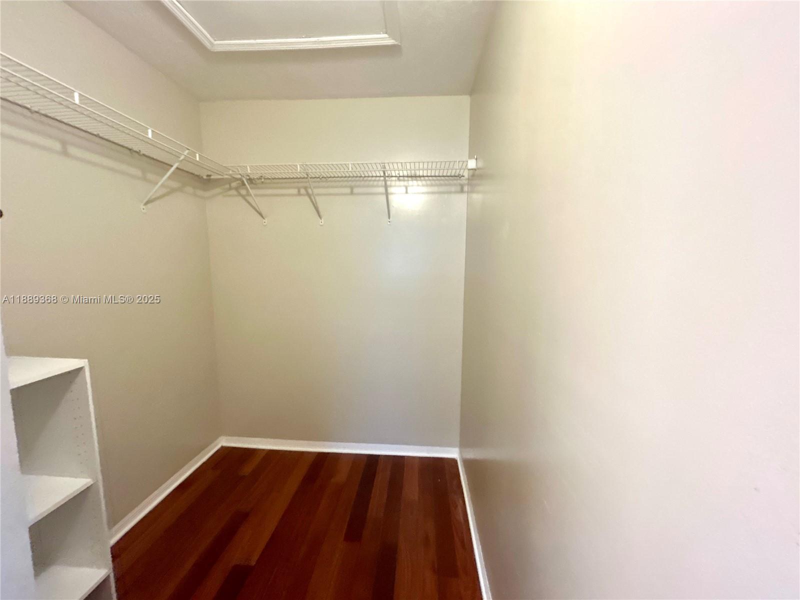 VENETIA GROVE - Residential