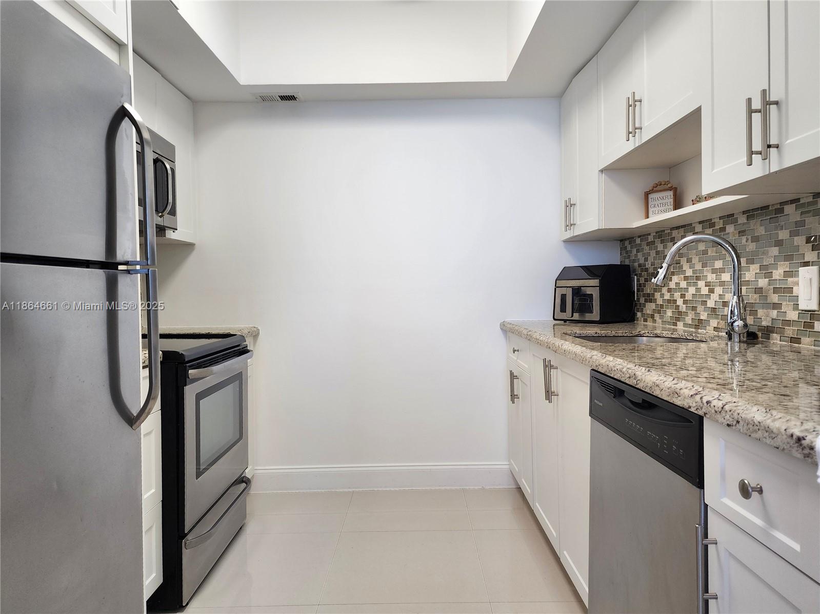 ALEXANDER TOWERS CONDO - Residential Lease