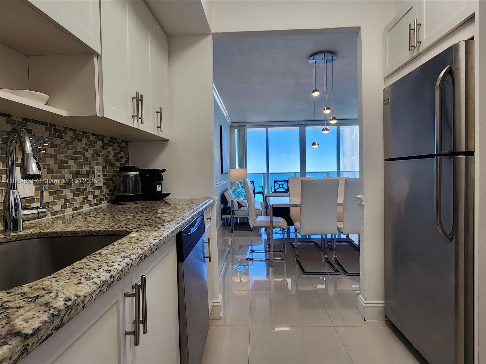 ALEXANDER TOWERS CONDO - Residential Lease