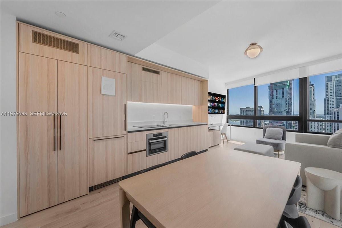 *MIAMI NORTH - Residential