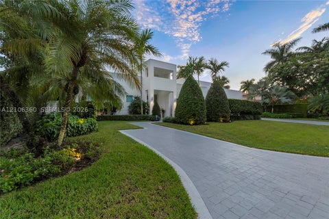 Photo of 2632 NE 35th Dr, Fort Lauderdale, FL 33308 (MLS # A12106360)