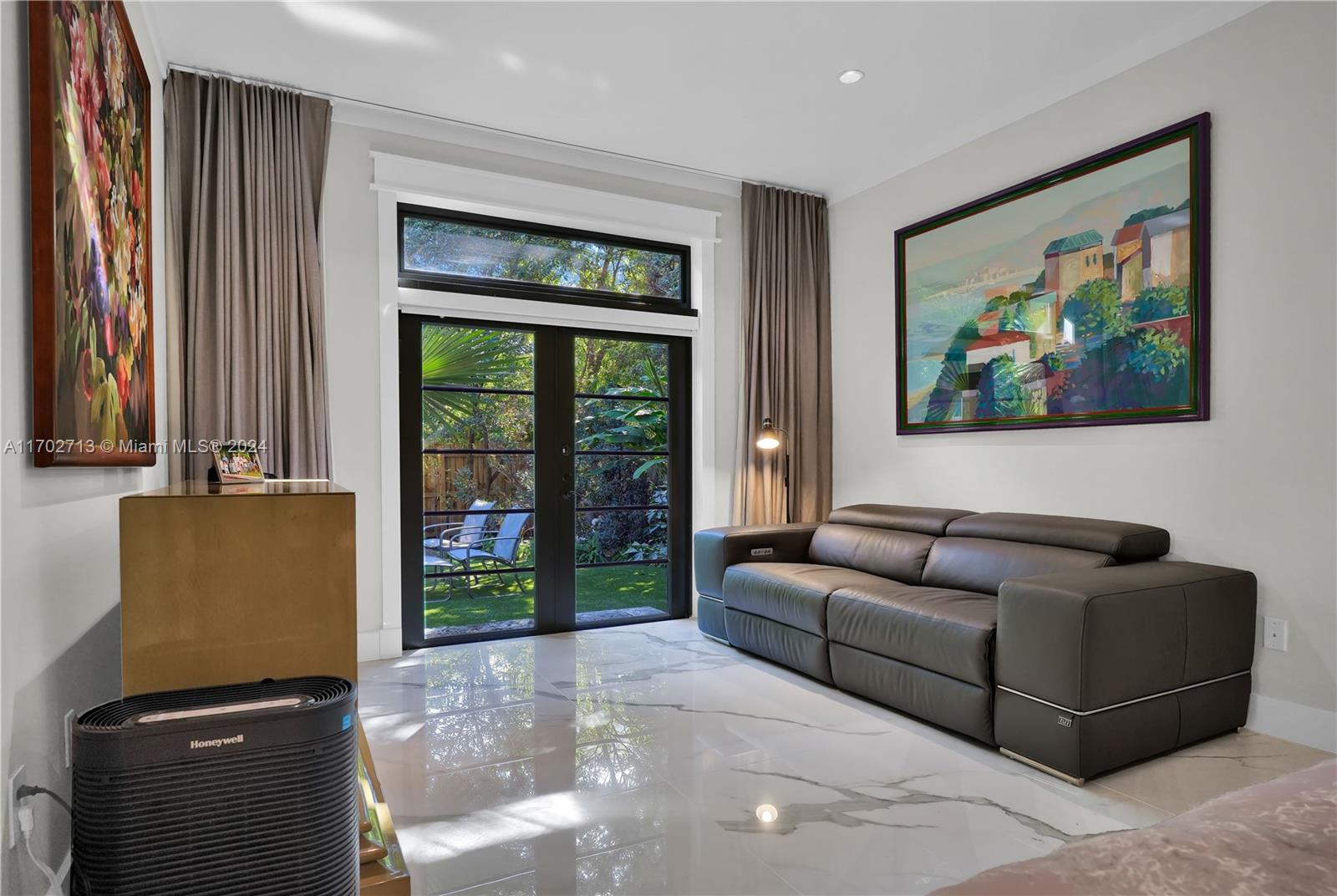 NAUTILUS EXTENSION 3RD - Residential