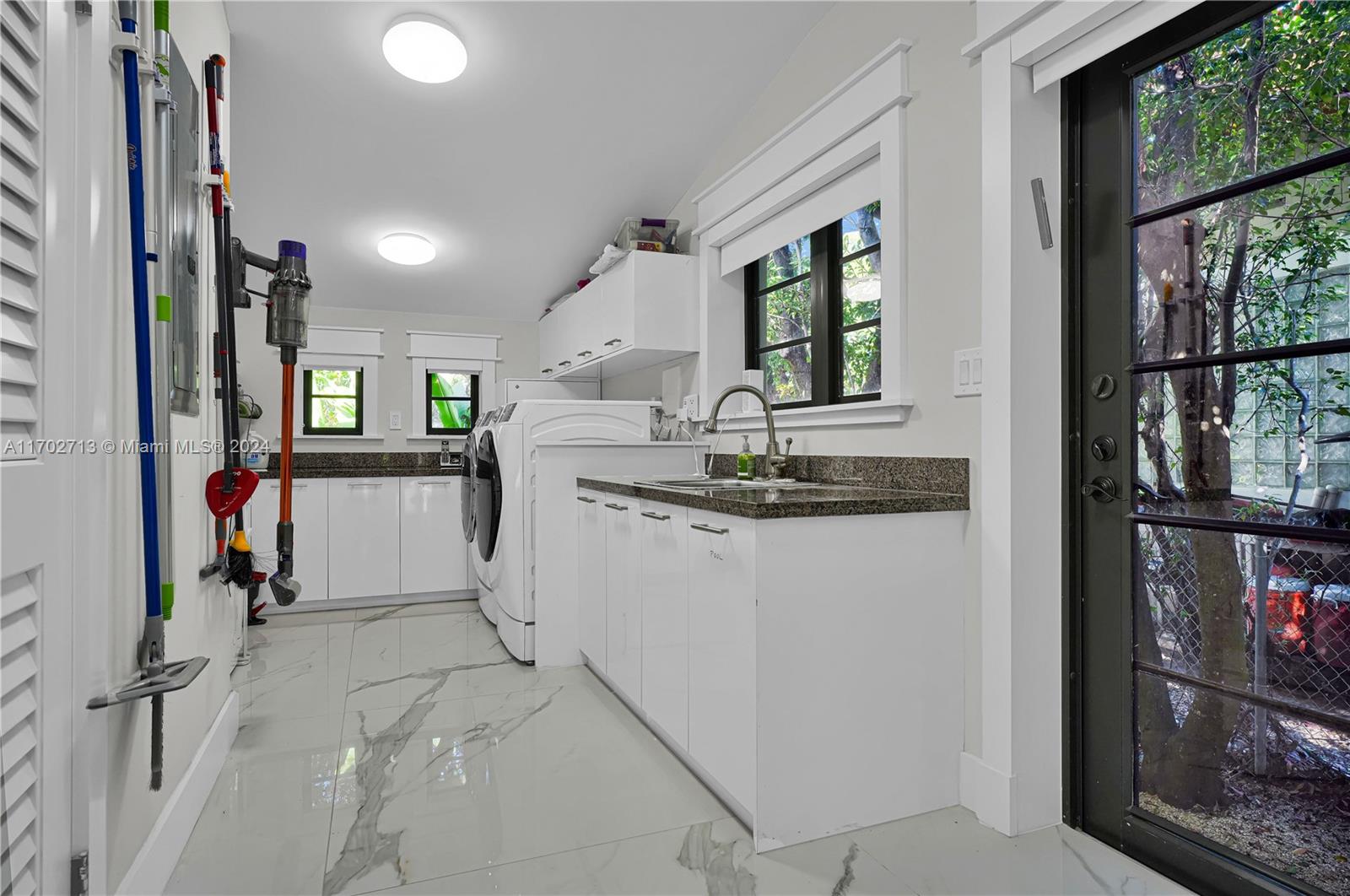 NAUTILUS EXTENSION 3RD - Residential