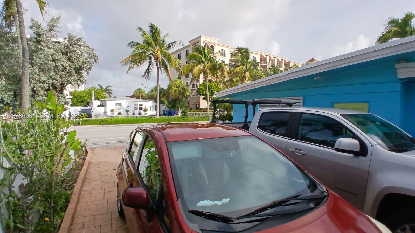 LAUDERDALE BEACH - Residential