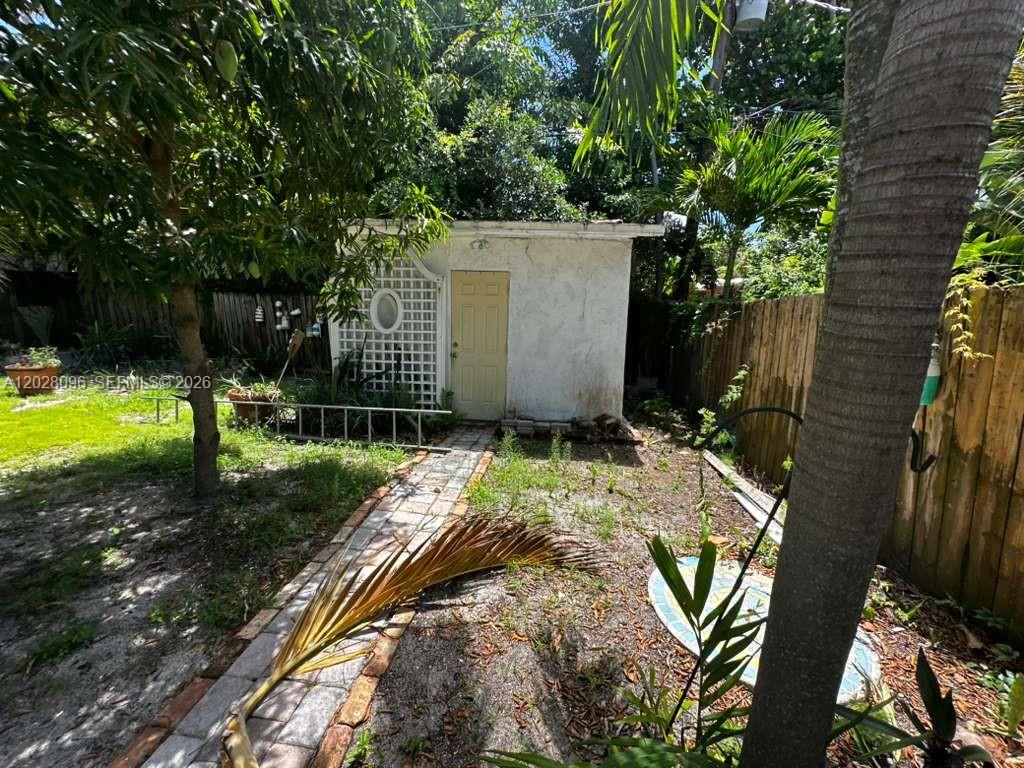 LAUDERDALE BEACH - Residential