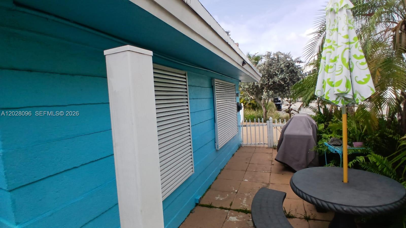 LAUDERDALE BEACH - Residential