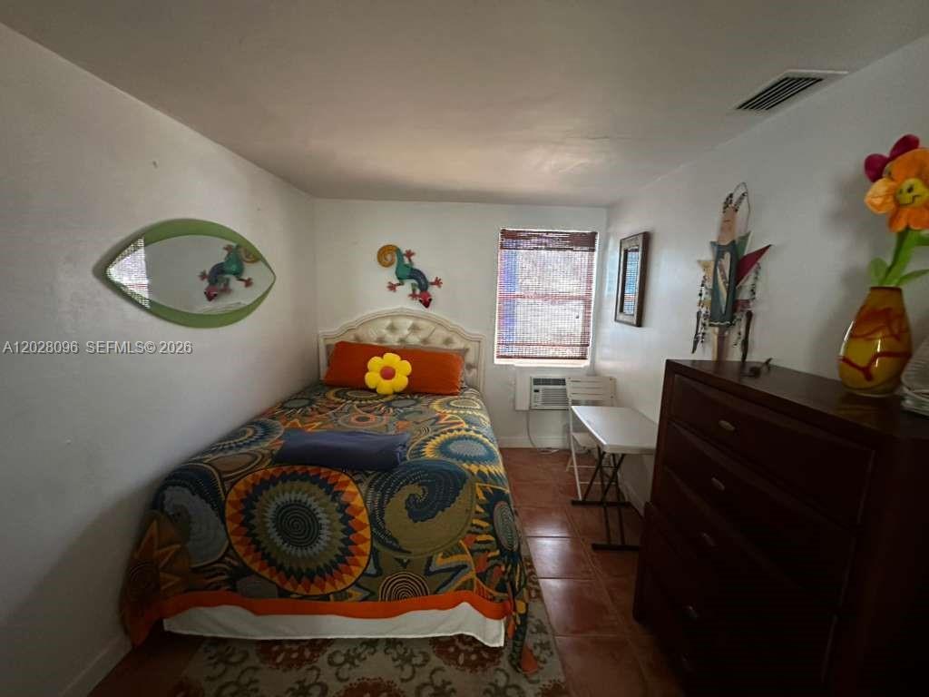LAUDERDALE BEACH - Residential