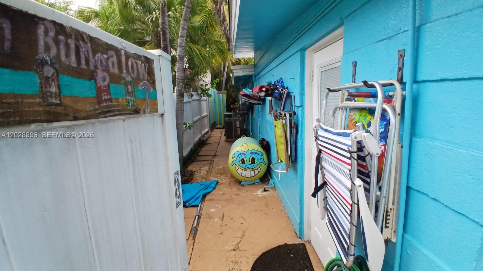 LAUDERDALE BEACH - Residential