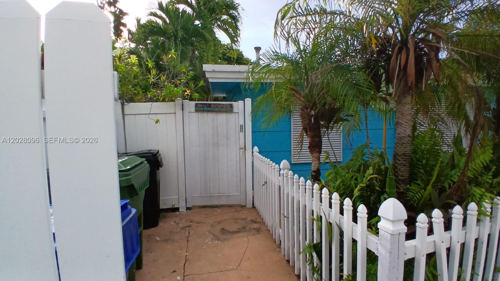LAUDERDALE BEACH - Residential