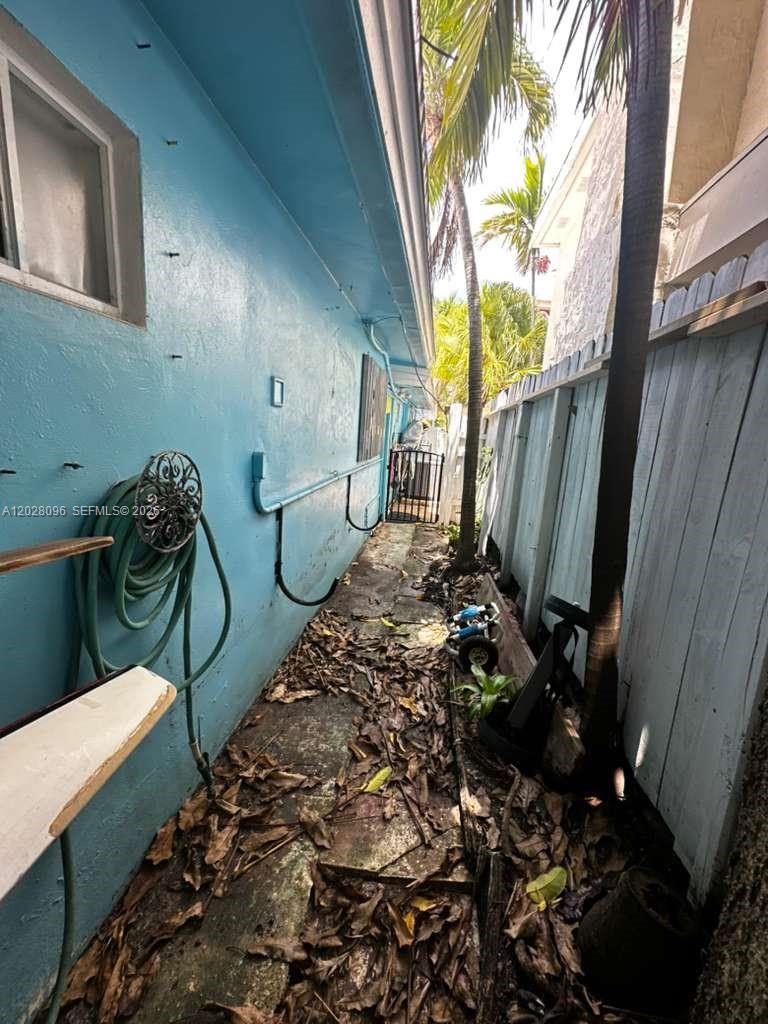 LAUDERDALE BEACH - Residential