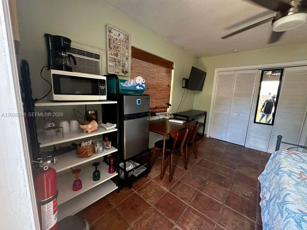 LAUDERDALE BEACH - Residential