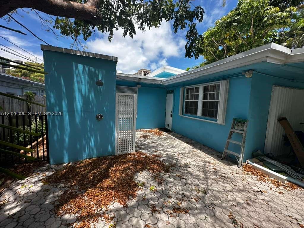 LAUDERDALE BEACH - Residential