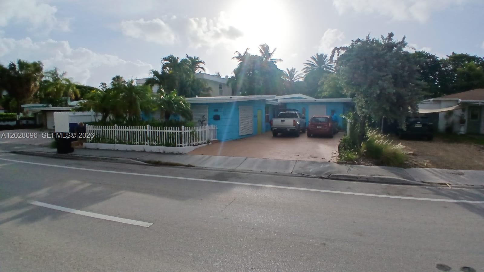 LAUDERDALE BEACH - Residential