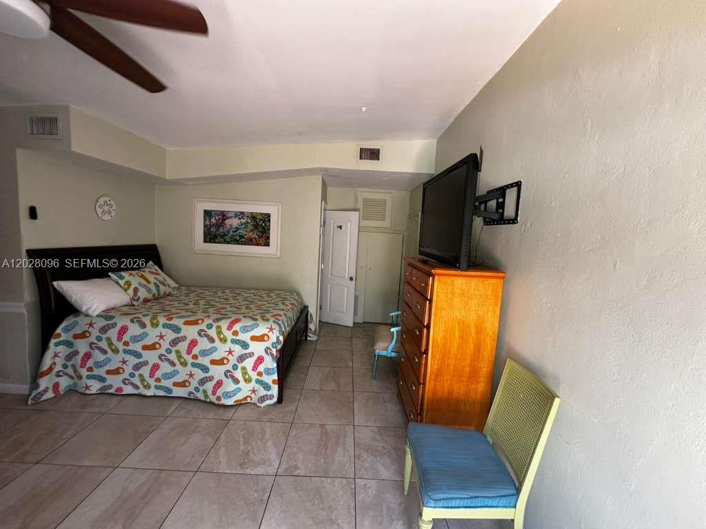 LAUDERDALE BEACH - Residential