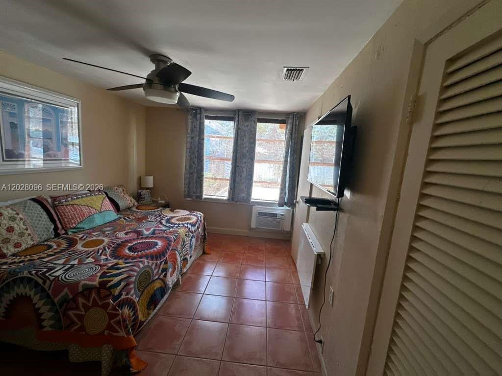 LAUDERDALE BEACH - Residential