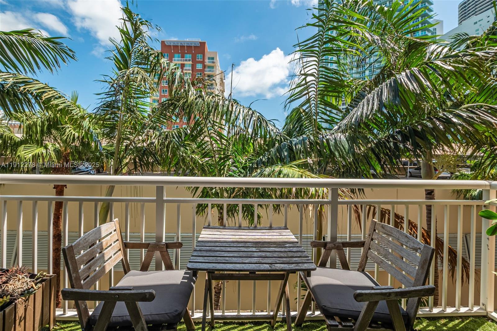 CITE CONDO - Residential Lease