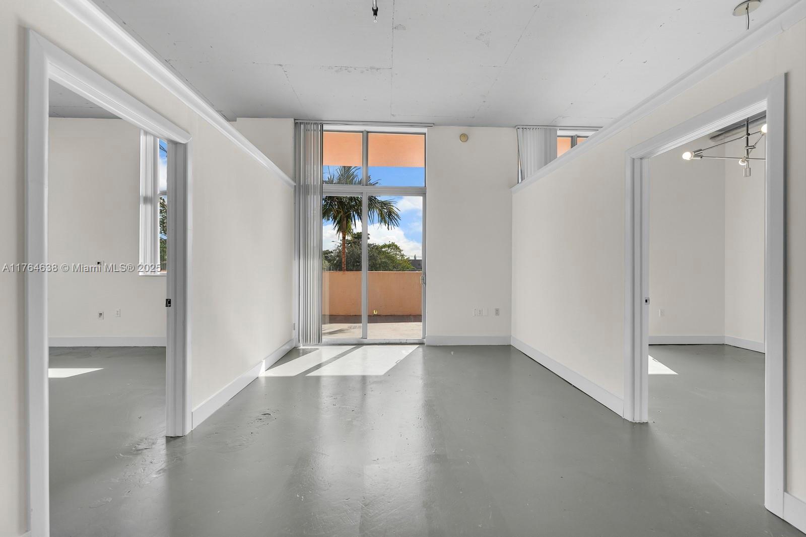 2100 Van Buren St 206