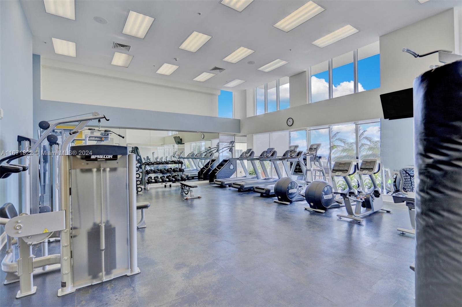 LA PERLA CONDO - Residential Lease