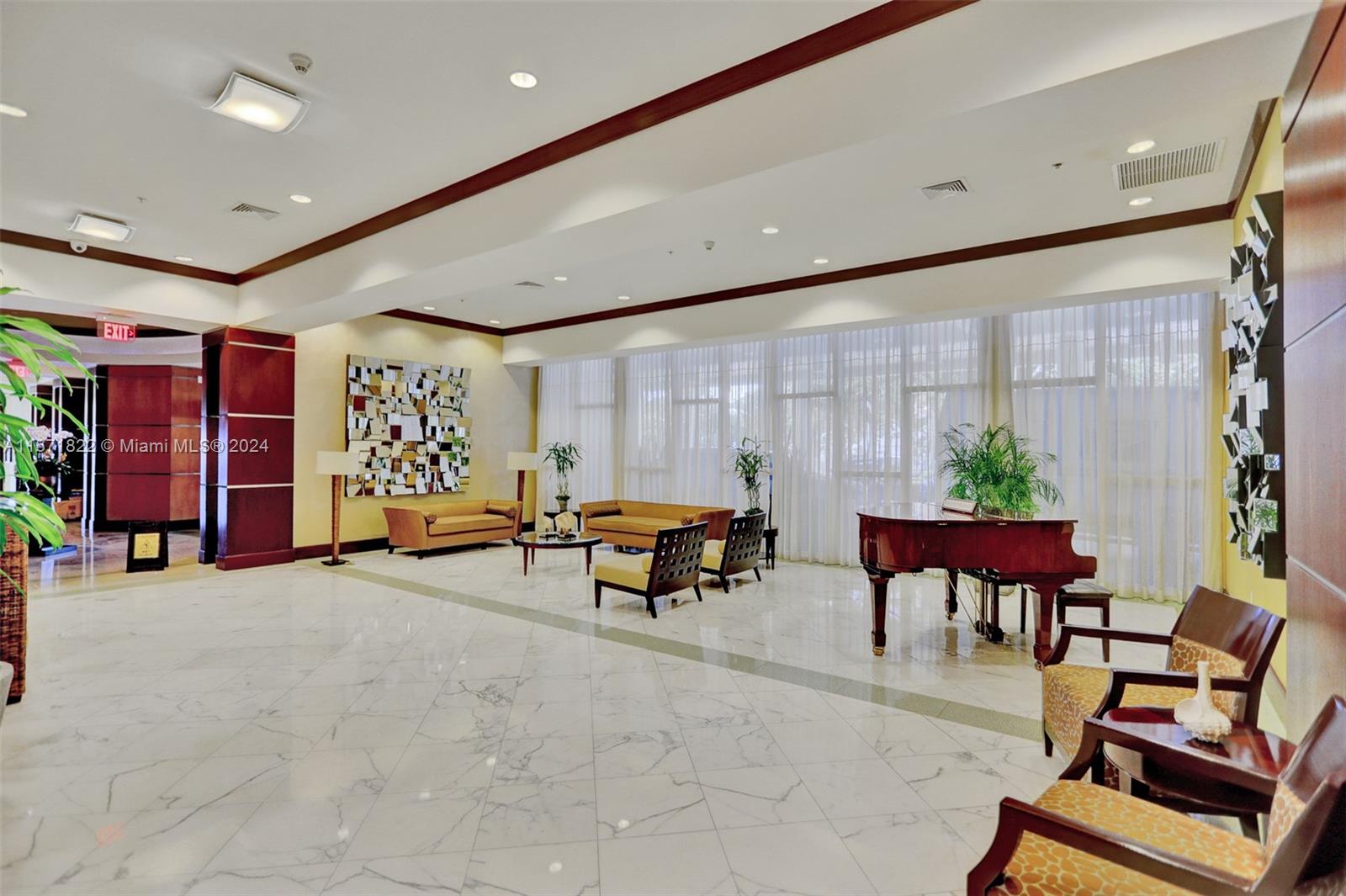 LA PERLA CONDO - Residential Lease