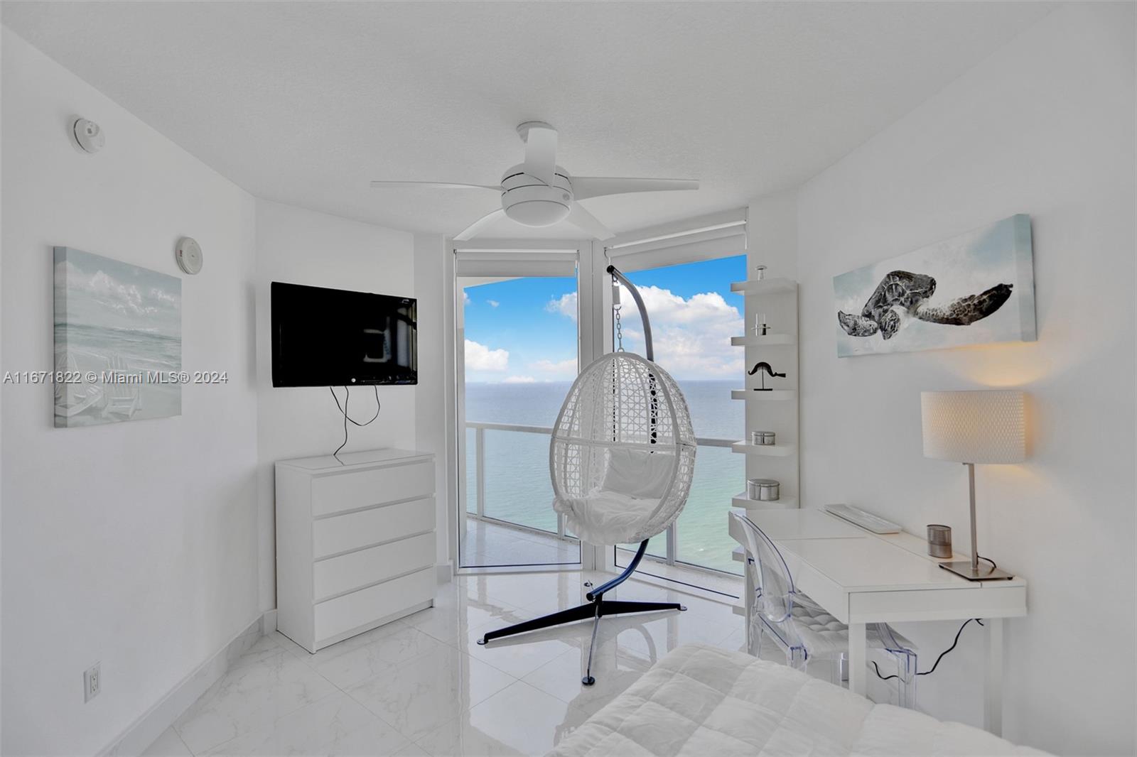 LA PERLA CONDO - Residential Lease