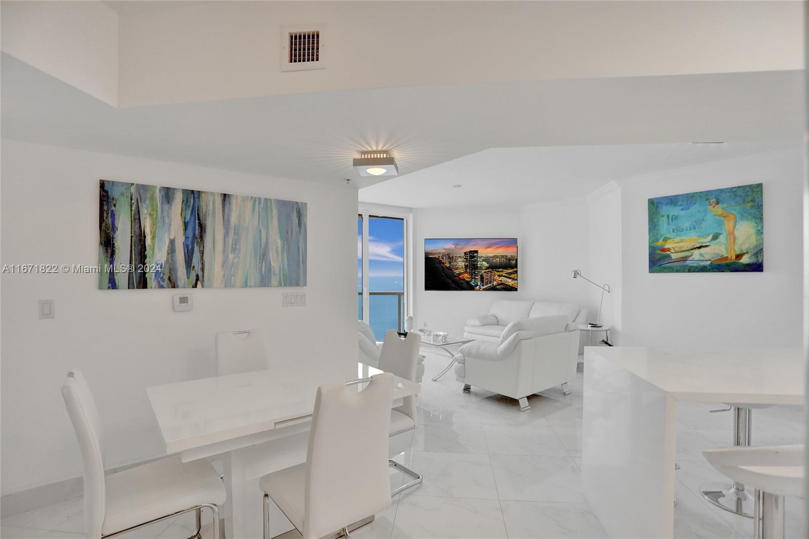 LA PERLA CONDO - Residential Lease