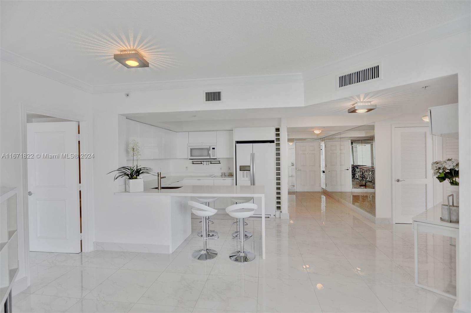 LA PERLA CONDO - Residential Lease