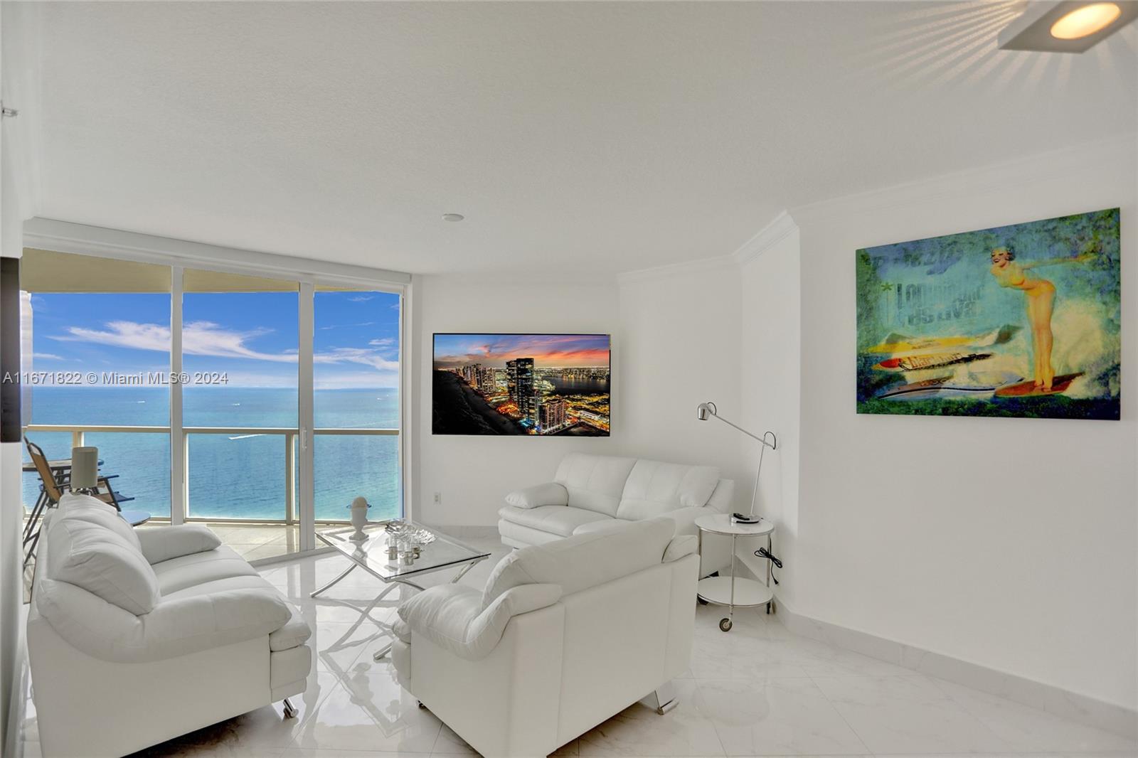 LA PERLA CONDO - Residential Lease